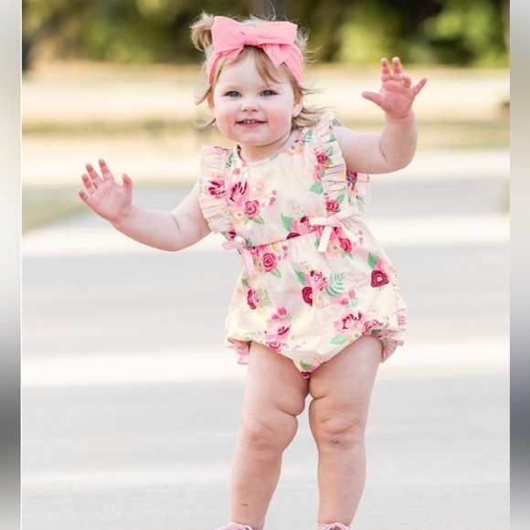 Ruffle Butts Other - Ruffle Butts Baby Romper size 18-24M